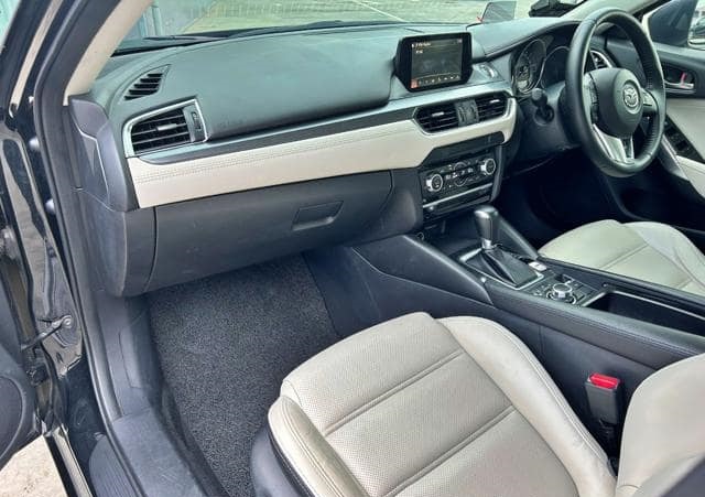 Is the MAZDA MAZDA6 2015 fuel-efficient for city driving in Uganda?