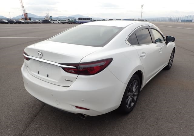 Is the MAZDA MAZDA6 XD 2020 fuel-efficient for Ugandan roads?