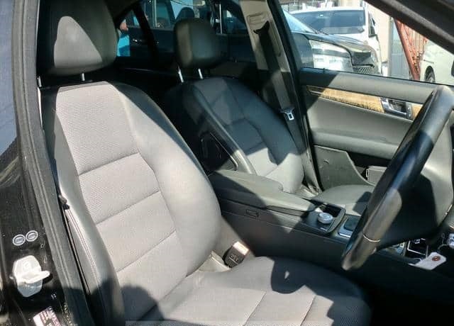Is the MERCEDES-BENZ C-CLASS 2009 fuel-efficient for Ugandan roads?
