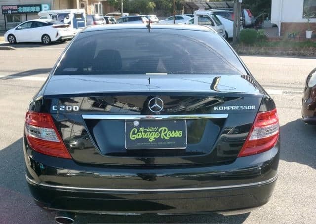 Is the MERCEDES-BENZ C-CLASS 2009 fuel-efficient for Ugandan roads?