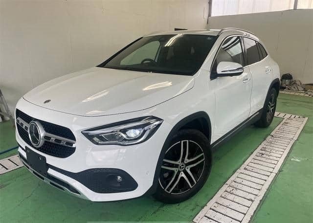 Is the MERCEDES-BENZ GLA-CLASS 2020 suitable for Uganda’s road conditions?