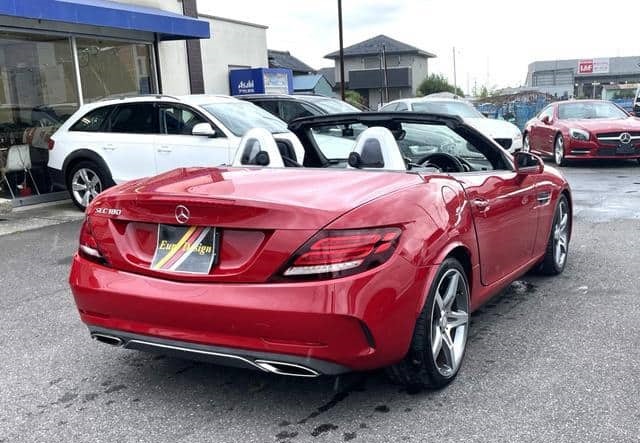 Is the MERCEDES-BENZ SLC CLASS SLC 2016 suitable for Uganda’s road conditions?