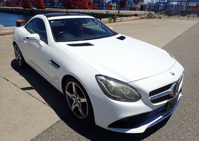 What are the key features of MERCEDES-BENZ SLC CLASS SLC SLC180 2017?