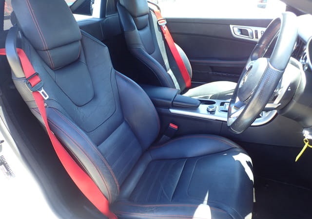 What are the key features of MERCEDES-BENZ SLC CLASS SLC SLC180 2017?