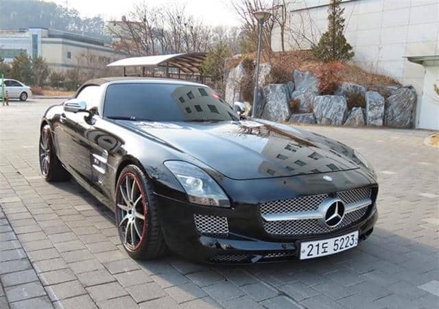 Is the MERCEDES-BENZ SLS AMG 2012 suitable for Uganda’s road conditions?