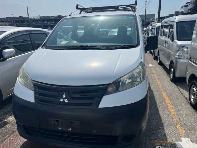 Is the MITSUBISHI DELICA VAN 2014 suitable for rough Ugandan terrains?