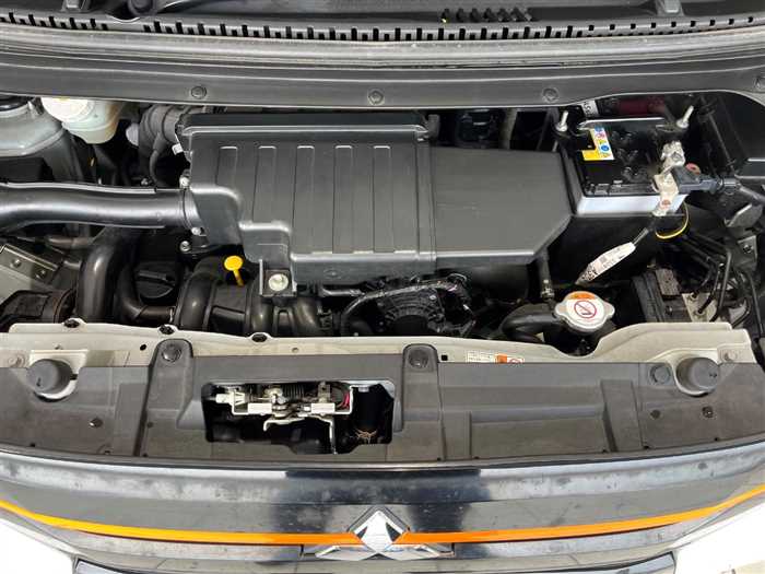 Is the MITSUBISHI EK CUSTOM 2018 fuel efficient for city driving?