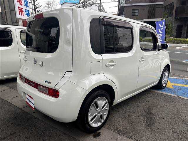 NISSAN CUBE 2012 Interior Features Tech And Comfort Essentials