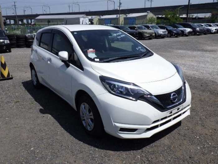 Is the NISSAN NOTE 2018 fuel efficient for urban driving in Uganda?