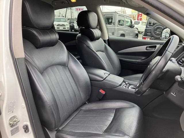Is the NISSAN SKYLINE CROSSOVER 2012 suitable for Ugandan road conditions?
