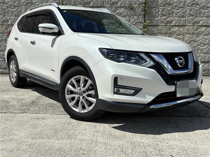 Is the NISSAN X-TRAIL HYBRID 2018 fuel efficient for urban driving in Uganda?