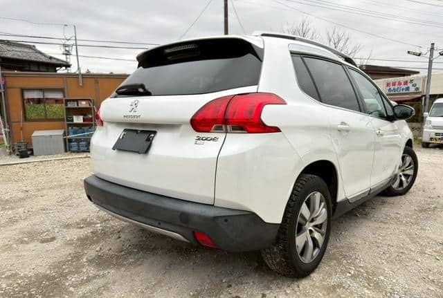 Is the PEUGEOT 2008 2014 suitable for Uganda’s road conditions?