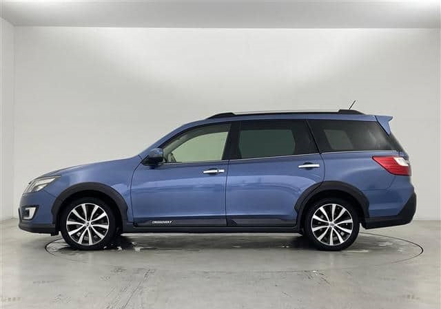 Is the SUBARU EXIGA CROSSOVER 2018 suitable for family use?