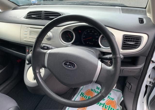 Is the SUBARU R1 2010 fuel-efficient for urban driving?