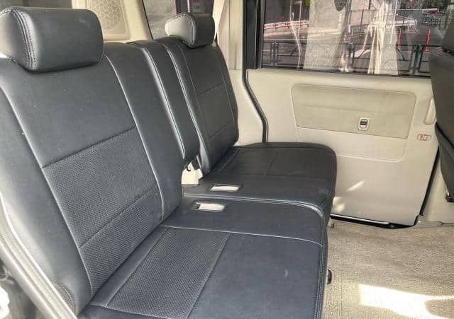 Is the SUZUKI EVERY WAGON PZ 2009 ideal for Uganda’s road conditions?