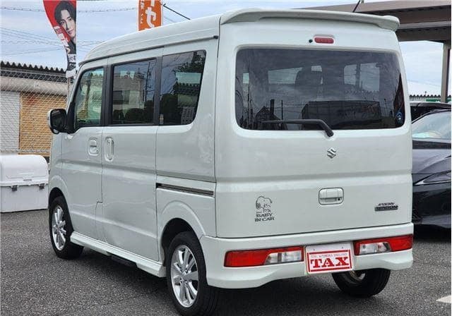 Is the SUZUKI EVERY WAGON PZ 2017 suitable for family use?