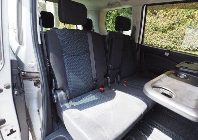 Is the SUZUKI LANDY 2.0XDVD 2014 suitable for family road trips in Uganda?