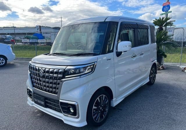 Is the SUZUKI SPACIA 2022 fuel-efficient for urban driving in Uganda?
