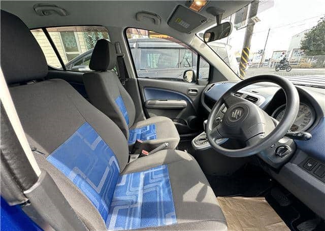 Is the SUZUKI SPLASH TV 2012 fuel efficient for city driving?