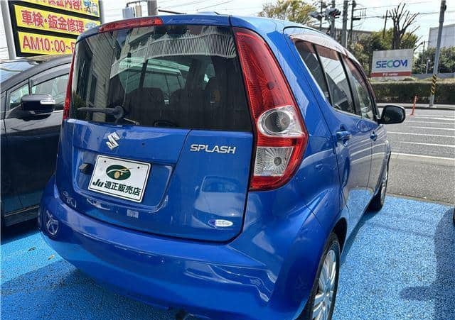 Is the SUZUKI SPLASH TV 2012 fuel efficient for city driving?