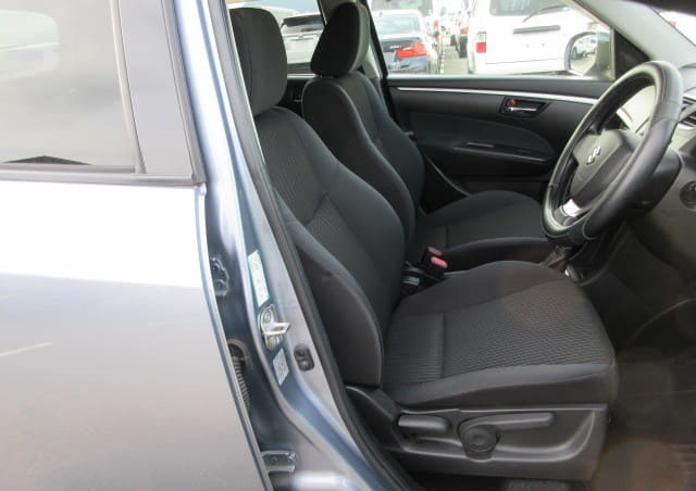 Is the SUZUKI SWIFT XG 2015 fuel efficient for city driving in Uganda?
