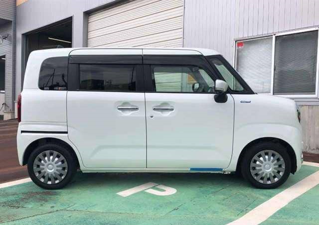 Is the SUZUKI WAGON R 660X 2022 fuel efficient for urban driving in Uganda?