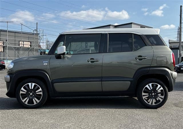 What are the key features of SUZUKI X BEE 2024?