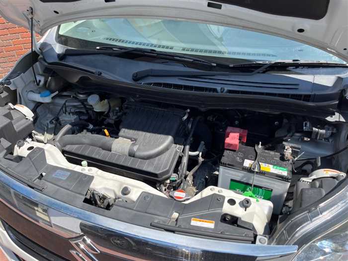 Is the SUZUKI SOLIO BANDIT USED SUZUKI SOLIO BANDIT 2014 fuel-efficient for city driving?