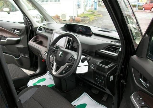 Is the SUZUKI SOLIO BANDIT HYBRIDMV 2023 fuel-efficient for urban driving?