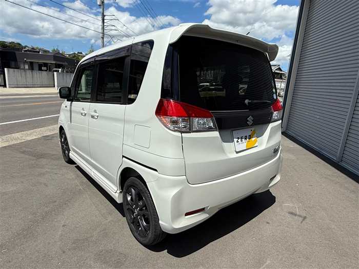 Is the SUZUKI SOLIO USED SUZUKI SOLIO 2015 fuel efficient for Ugandan roads?