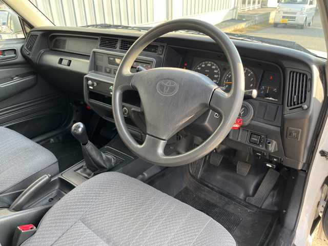 Is the TOYOTA COMFORT 2006 fuel-efficient for Ugandan roads?