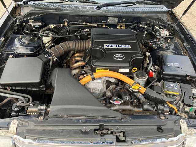 Is the TOYOTA CROWN SEDAN 2004 fuel-efficient for Ugandan roads?