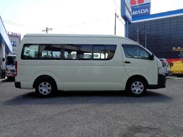 Is the TOYOTA HIACE COMMUTER 2012 fuel efficient for long distances in Uganda?