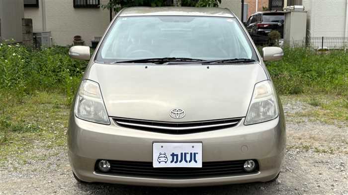 Is the TOYOTA PRIUS 2008 fuel-efficient for city driving in Uganda?