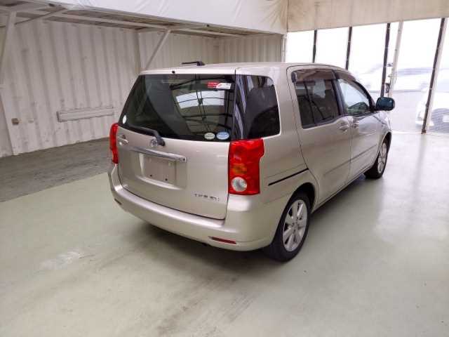 Is the fuel efficiency of the TOYOTA RAUM 2006 suitable for long-distance travel in Uganda?