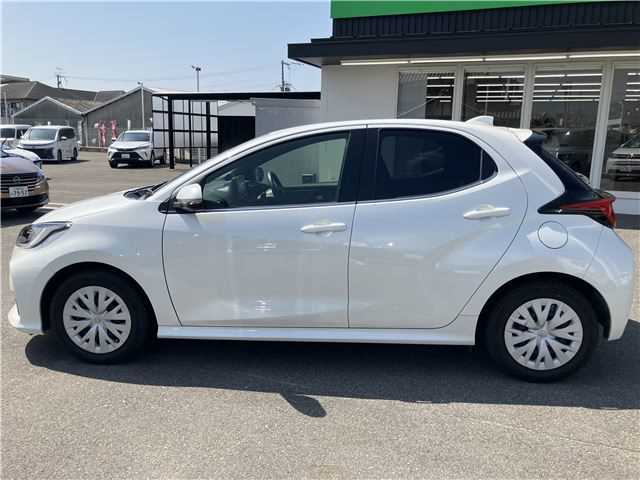 Is the TOYOTA YARIS 2021 fuel-efficient for Ugandan roads?