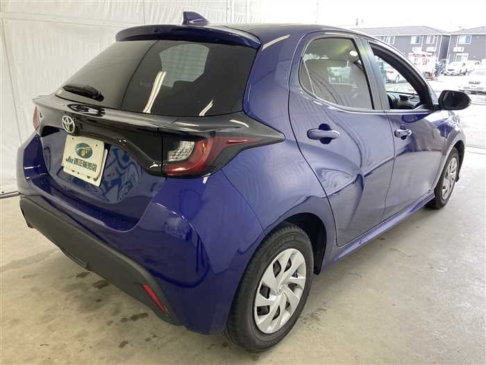 Is the TOYOTA YARIS 2023 fuel efficient for city driving in Uganda?