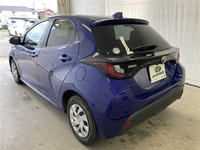 Is the TOYOTA YARIS 2023 fuel efficient for city driving in Uganda?