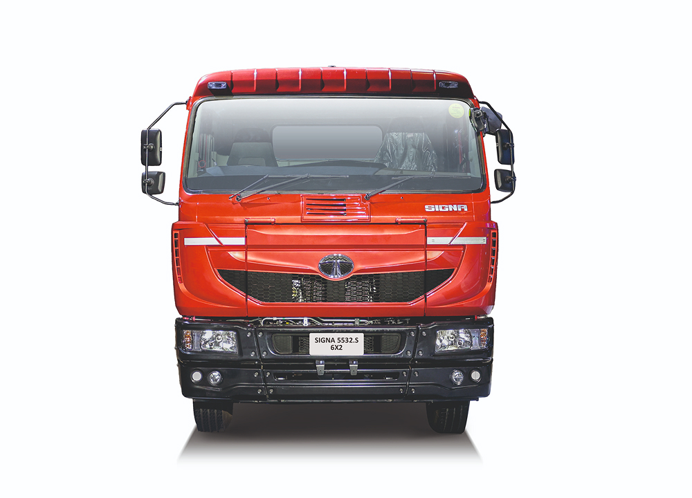 Is the TATA SIGNA SIGNA-PRIMA 5532.S 6X4 2025 suitable for long-distance freight transport?
