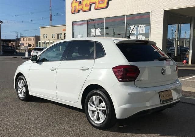 Is the VOLKSWAGEN POLO 2020 fuel-efficient for city driving in Uganda?
