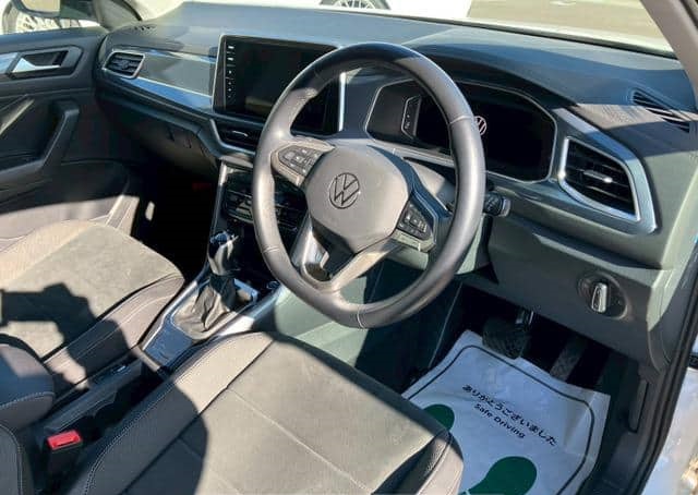 Is the VOLKSWAGEN T-ROC TDI 2022 fuel efficient for Ugandan roads?