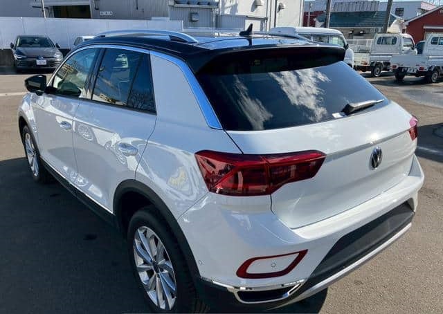 Is the VOLKSWAGEN T-ROC TDI 2022 fuel efficient for Ugandan roads?