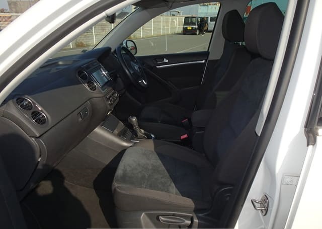 Is the VOLKSWAGEN TIGUAN TSI 2012 fuel efficient for city driving in Uganda?