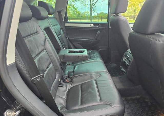Is the VOLKSWAGEN TOUAREG AUTOMATIC DIESEL 2013 suitable for Ugandan road conditions?