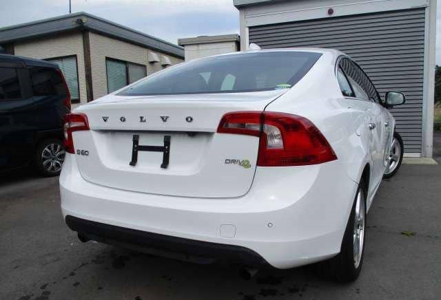 Noise Levels And Comfort For 2012 Volvo S60 Drive In Uganda