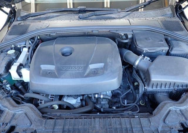 Is the VOLVO S60 T5SE 2016 suitable for Uganda’s road conditions?