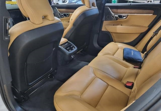 Which Variant Of 2019 Volvo S90 T5 Inscription Fits Uganda Use