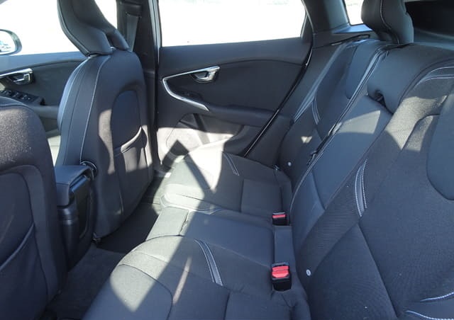 Is the VOLVO V40 D4 2016 suitable for Uganda’s road conditions?