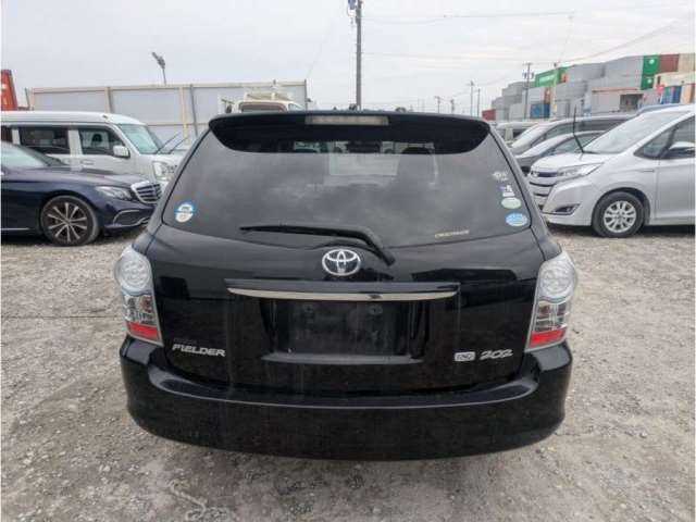 Toyota Corolla Fielder 2010
