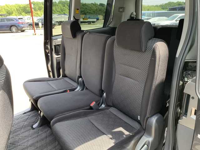 Toyota Noah 2008